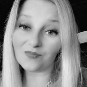 Meet your Posher, Leeanna